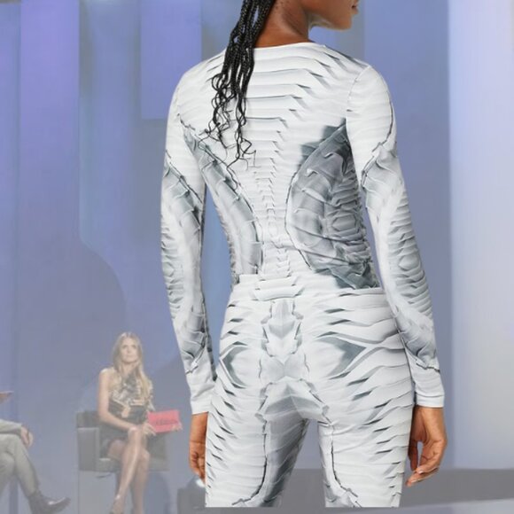 NWT - Making the Cut S3E6 Long Sleeve Printed Bodysuit - MTC3-EP6 VGN01 Grey - L - Picture 4 of 7